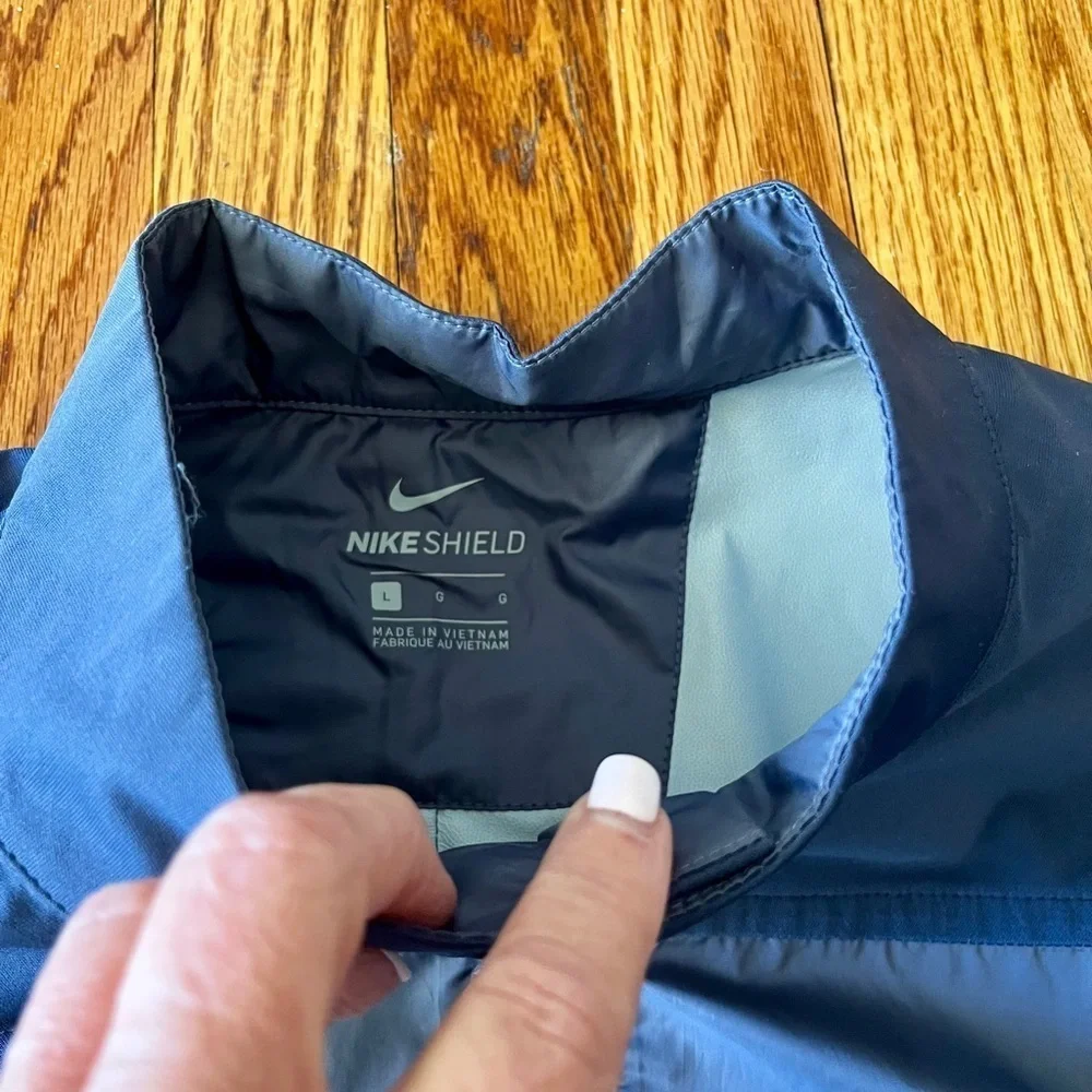 Nike Shield Size Large Windbreaker Jacket - Blue